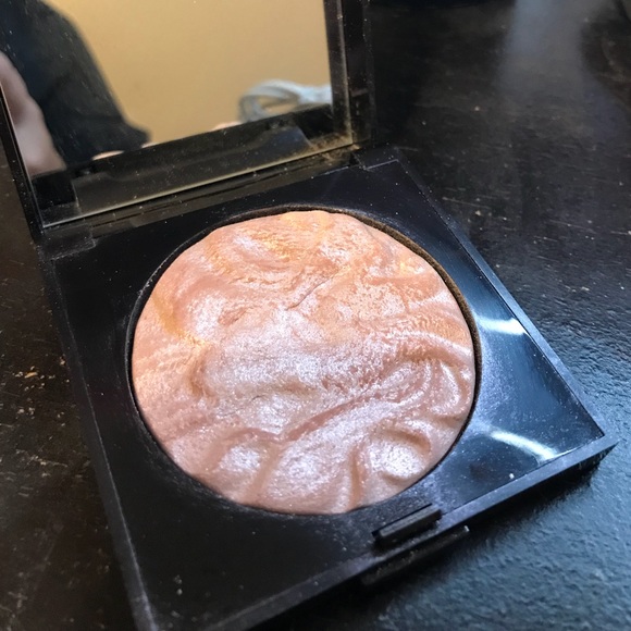 Laura Mercier highlighter - Picture 3 of 4